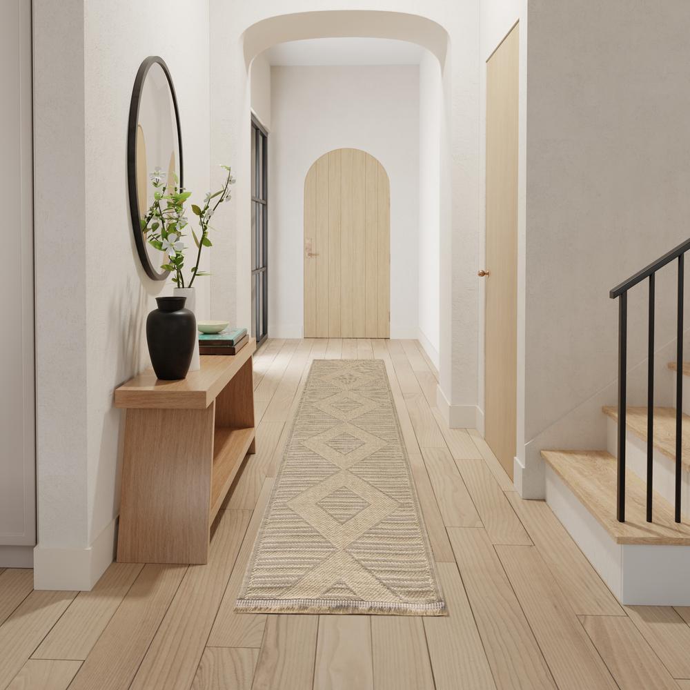 Modern Runner Area Rug, 8' Runner. Picture 3