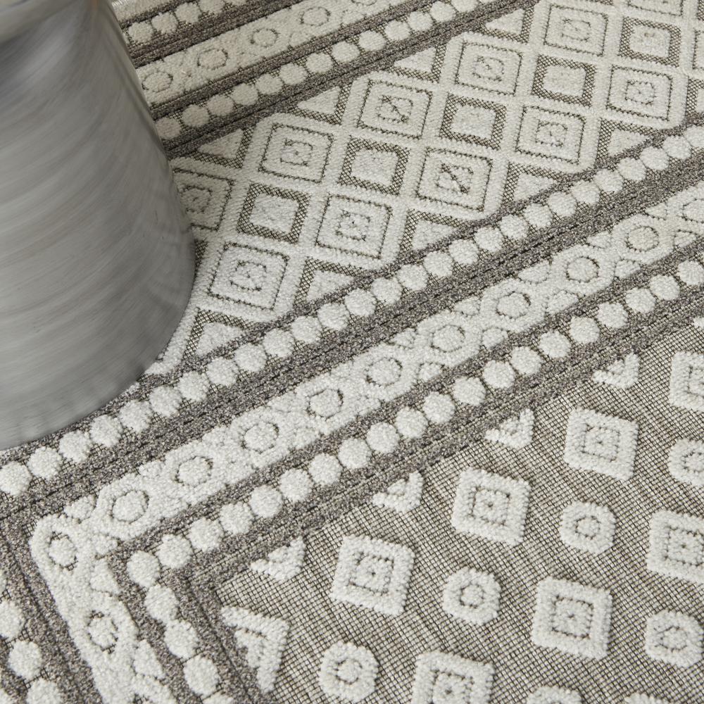 CLA02 Calobra Lt Grey Area Rug- 4' x 6'. Picture 8