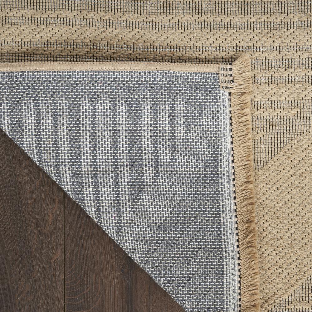 Modern Rectangle Area Rug, 4' x 6'. Picture 3