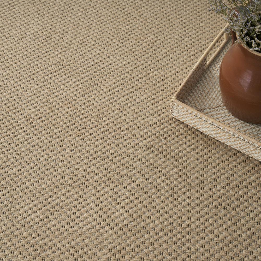 Modern Rectangle Area Rug, 5' x 7'. Picture 8
