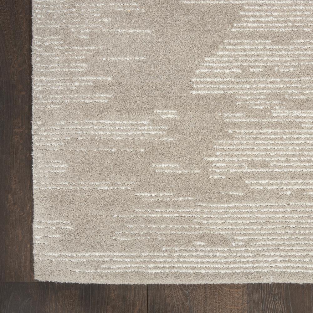 Modern Rectangle Area Rug, 5' x 7'. Picture 5