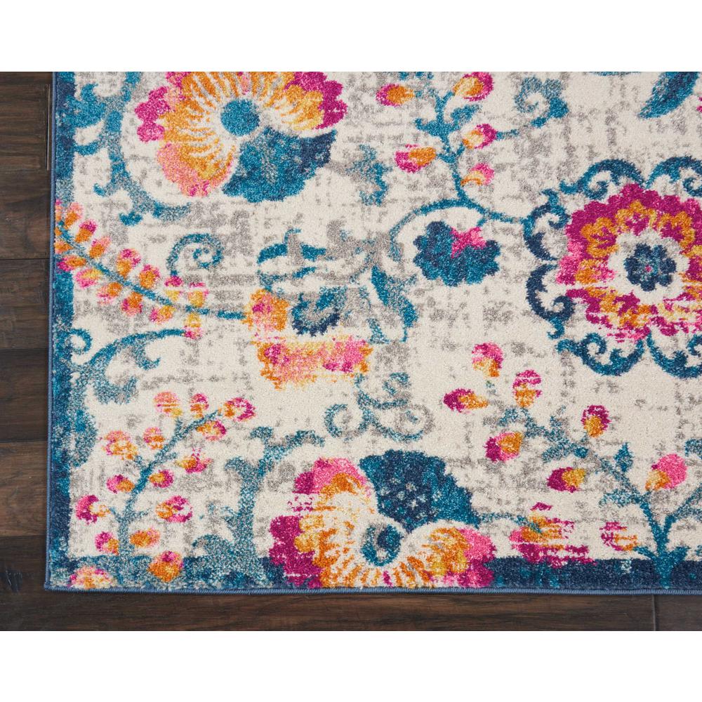 Bohemian Rectangle Area Rug, 4' x 6'. Picture 4