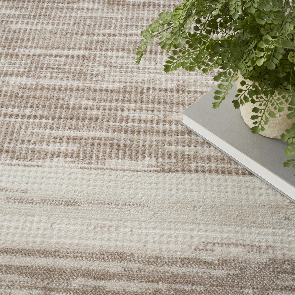 Modern Rectangle Area Rug, 5' x 7'. Picture 9