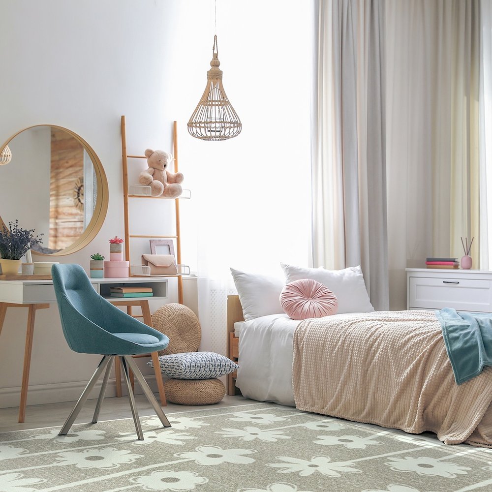 Claremont Kids Big Blooms 5'4" x 7'8" Area Rug in Color Linen. Picture 3