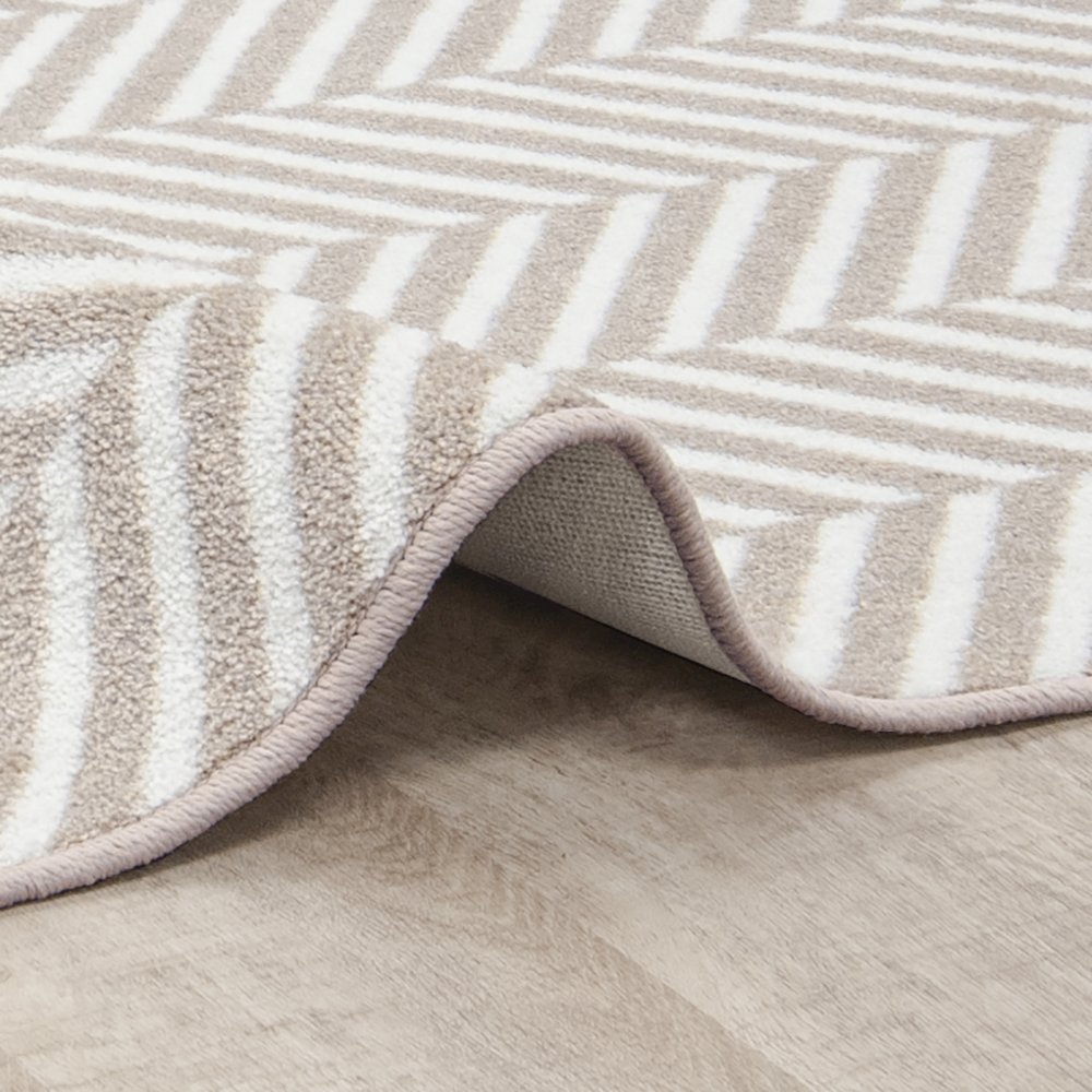 Impressions Favorite Retreat 5'4" x 7'8" Area Rug in Color Ivory. Picture 2