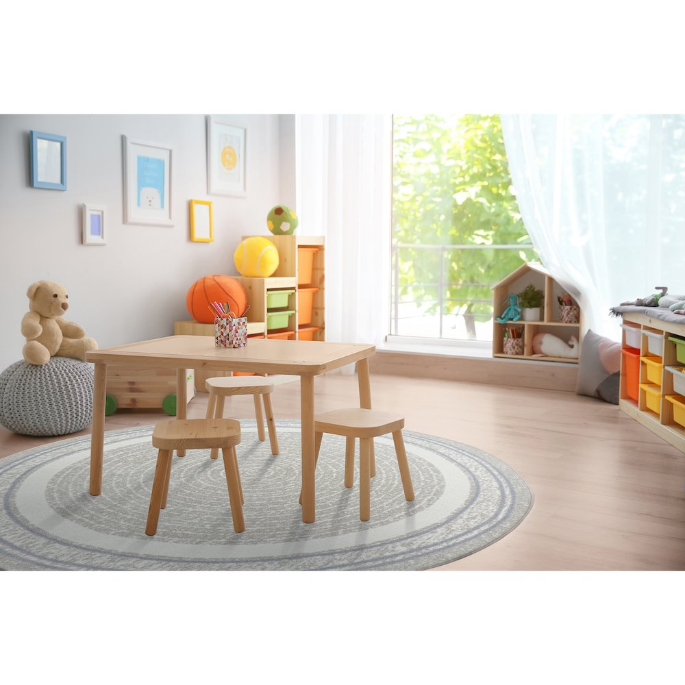 Cozy Corner 7'7" Round Area Rug in Color Linen. Picture 3