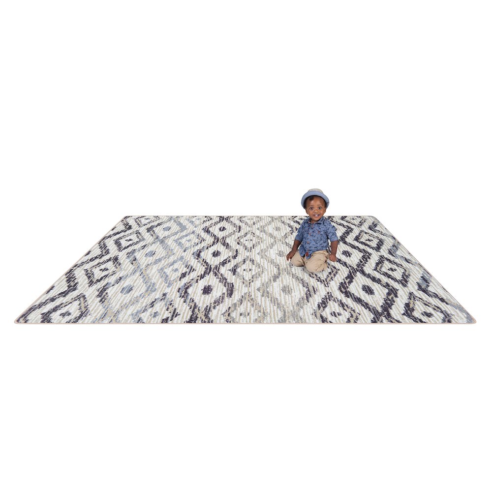 Diamond Oasis 3'10" x 5'4" Area Rug in Color Twilight. Picture 4