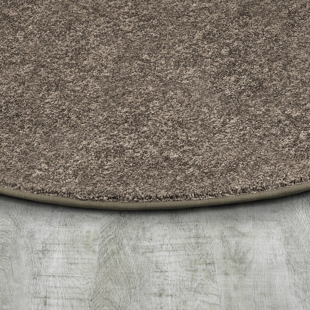Kid Essentials Endurance 6' x 9' Oval Area Rug in Color Taupe. Picture 2