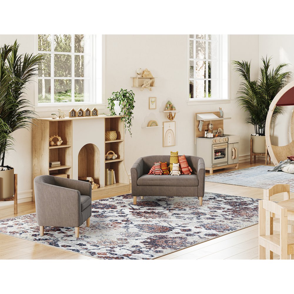 Mojave Bloom 3'10" x 5'4" Area Rug in Color Sunset. Picture 5