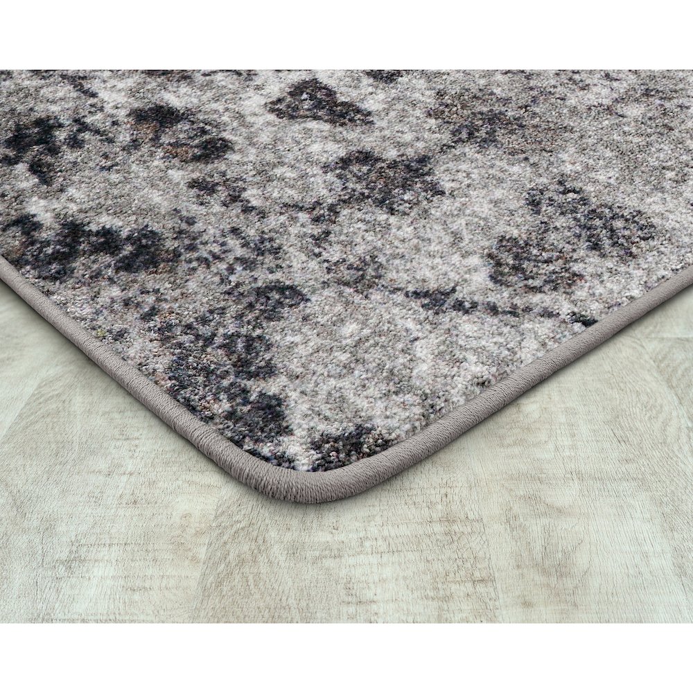 Mojave Bloom 3'10" x 5'4" Area Rug in Color Twilight. Picture 2
