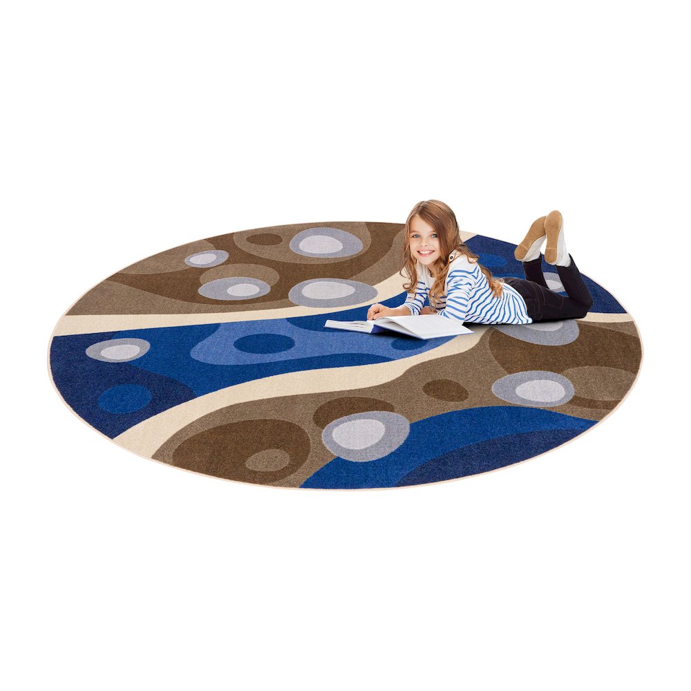 Serenity Brook 7'7" Round Area Rug in Color Multi. Picture 4