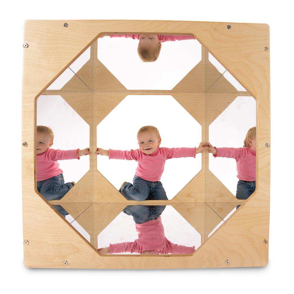 Reflecting Cube. Picture 3