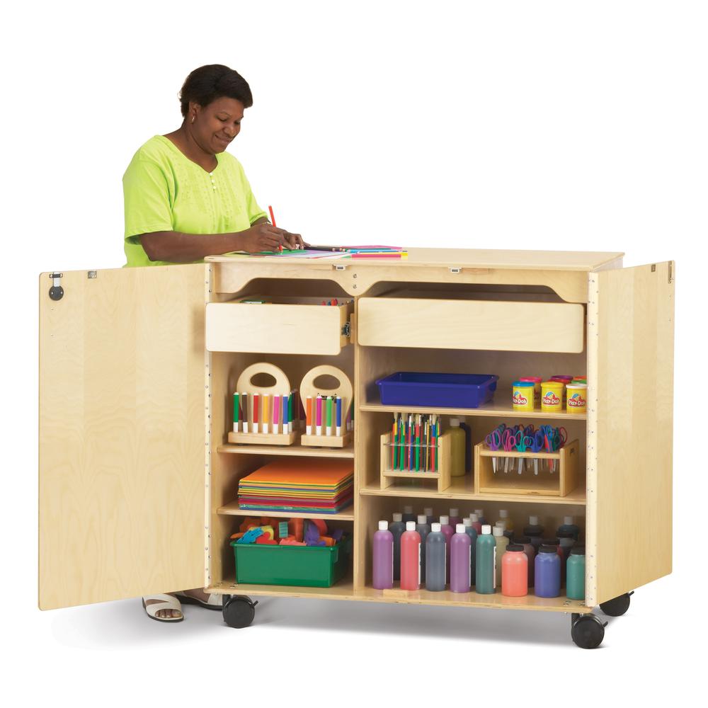 Mega Supply Cabinet. Picture 2
