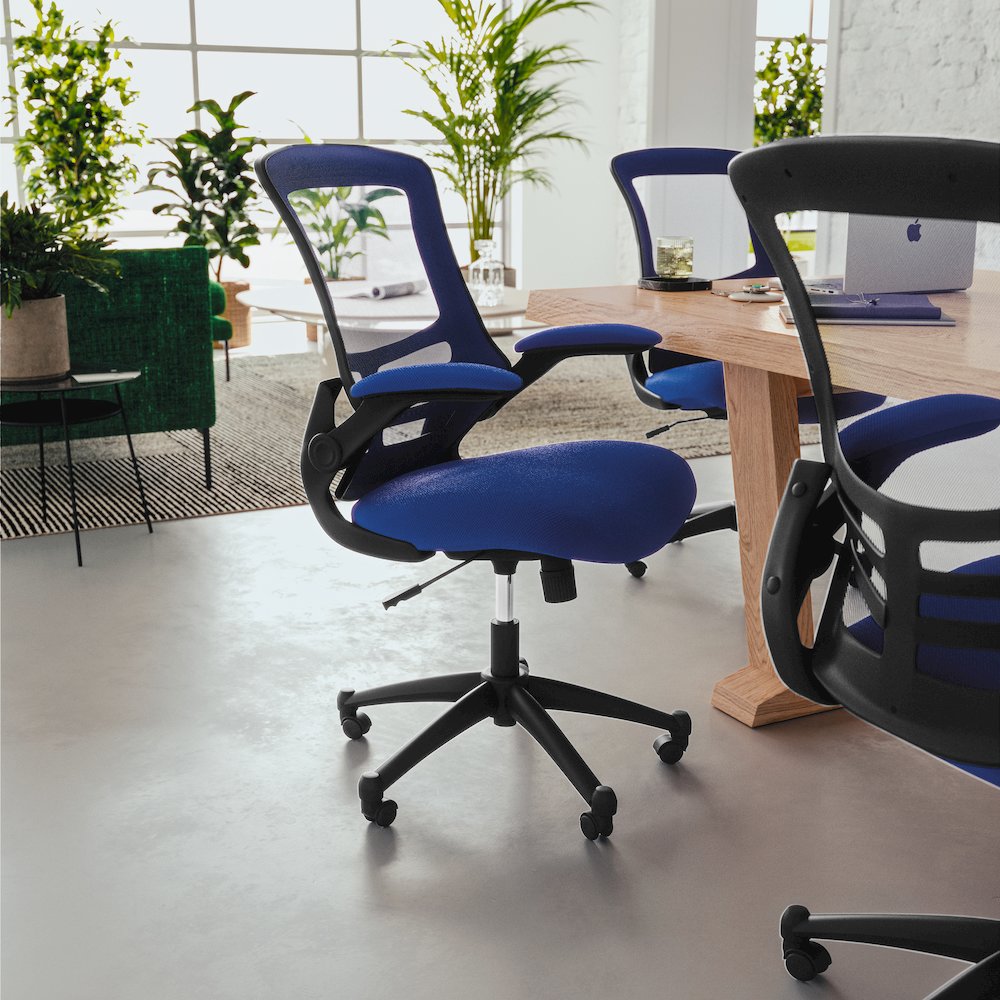 Mid-Back Blue Mesh Swivel Ergonomic Task Office Chair with Flip-Up Arms. Picture 2