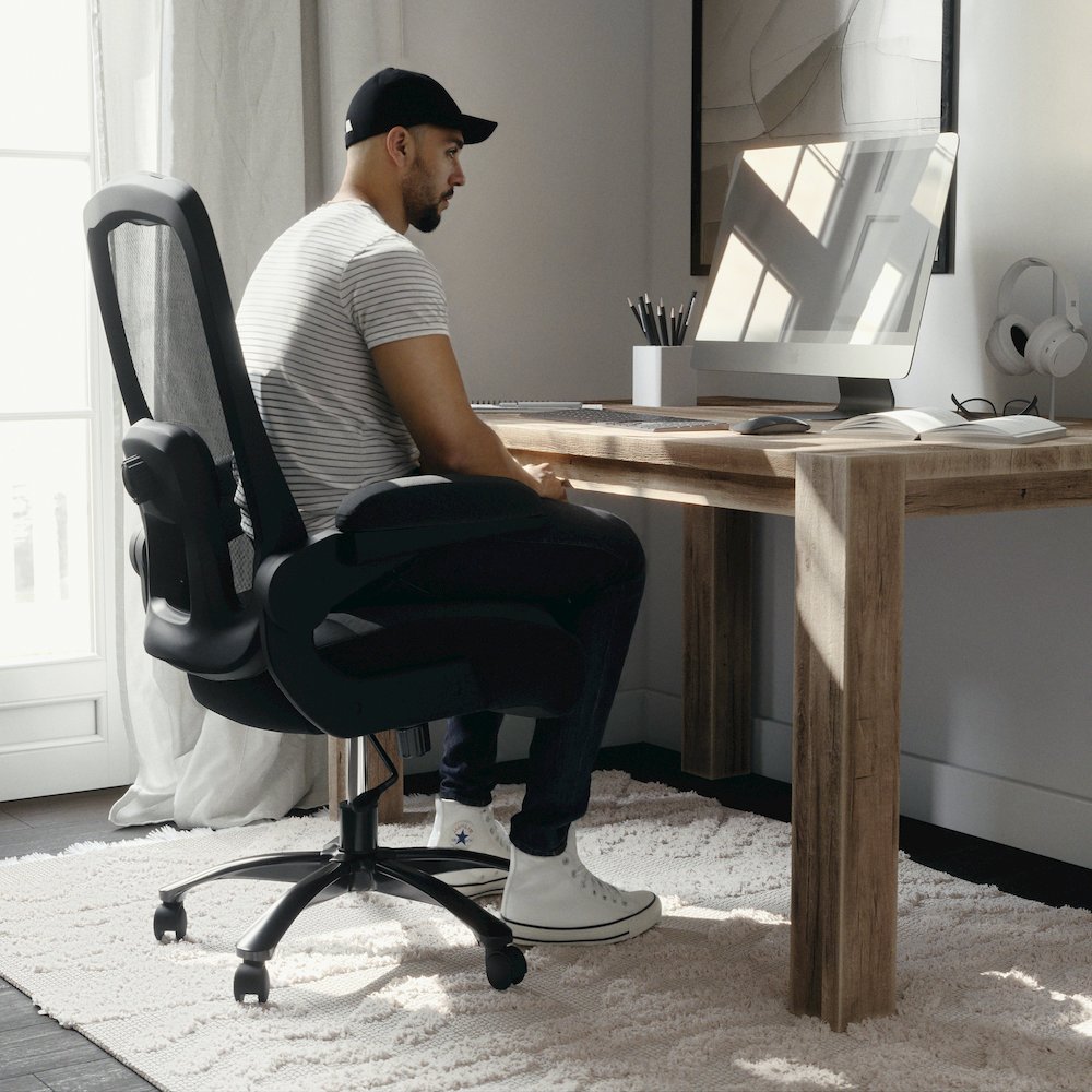 Office Chair| Black Mesh Executive Swivel Office Chair. Picture 2