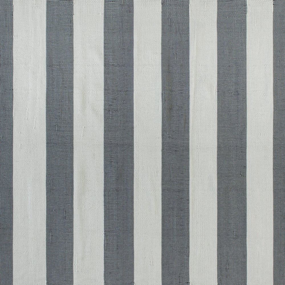 5' x 7' Grey & White Striped Handwoven Cabana Style Stain Resistant Area Rug. Picture 8