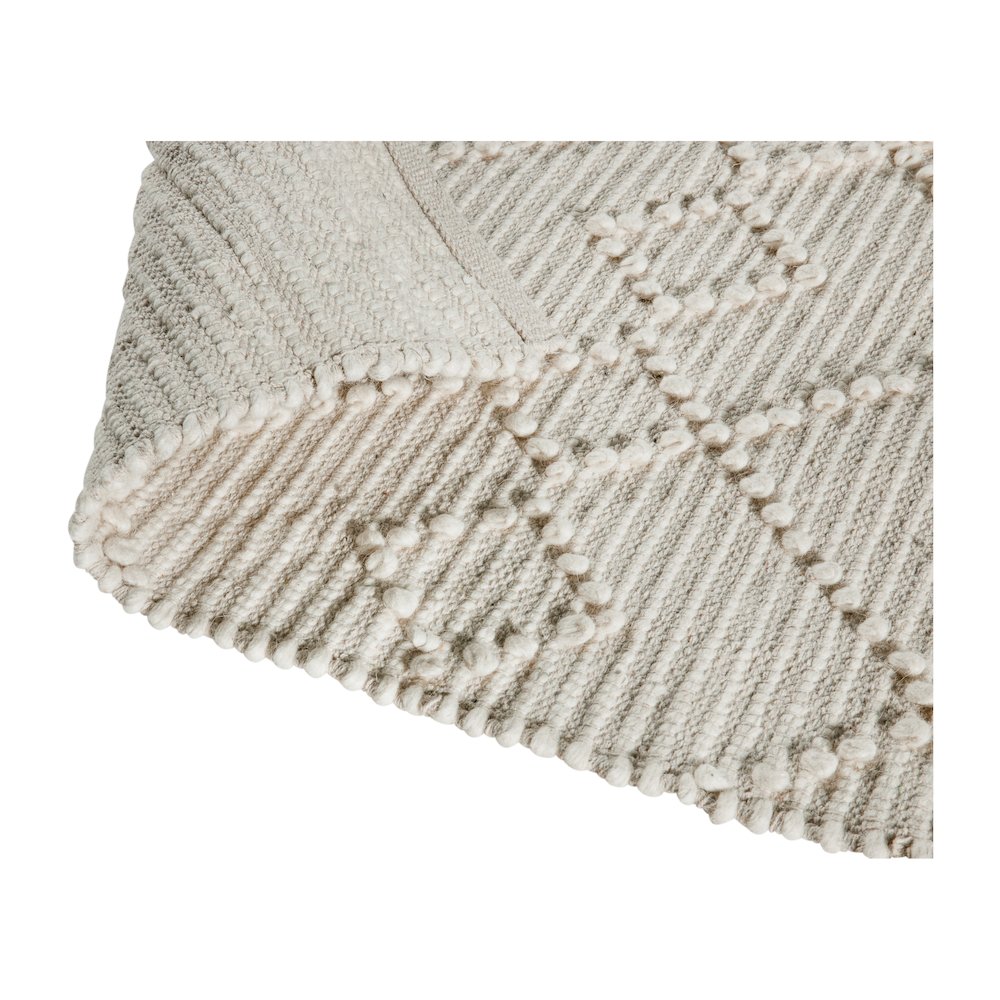 8' x 10' White, Ivory Geometric Design Handwoven Area Rug. Picture 6