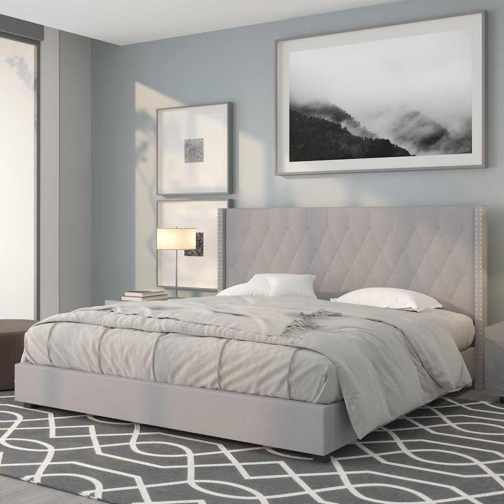 King Size Tufted Upholstered Platform Bed in Light Gray Fabric. Picture 2