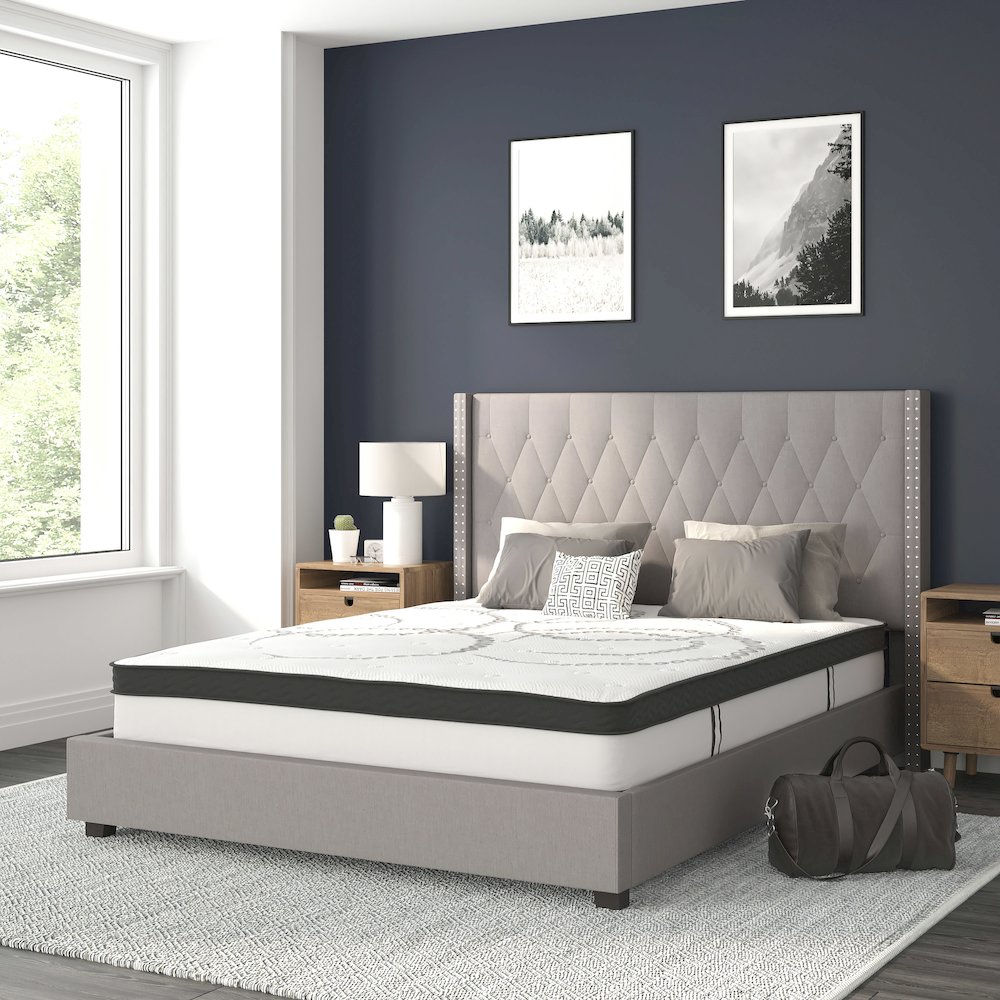 Queen Size Tufted Upholstered Platform Bed in Light Gray Fabric. Picture 2