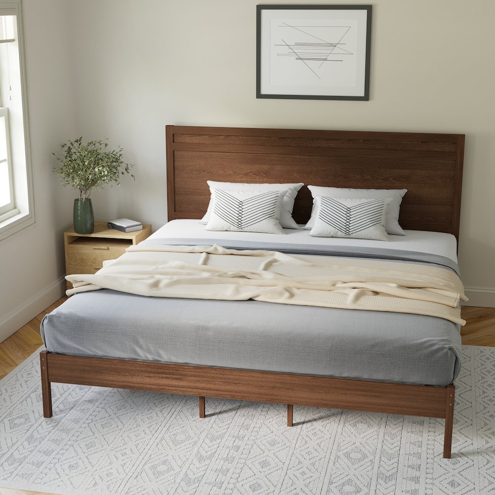 Modern King Size Wooden Platform Bed with Headboard. Picture 7