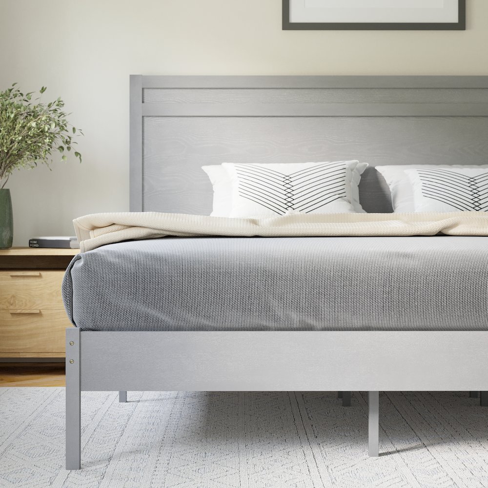 Modern King Size Wooden Platform Bed with Headboard. Picture 6