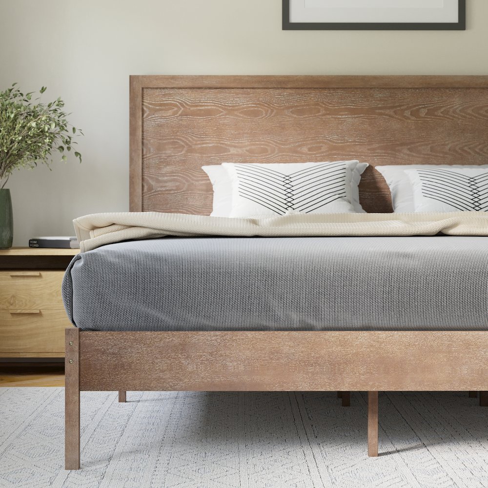 Modern King Size Wooden Platform Bed with Headboard. Picture 6