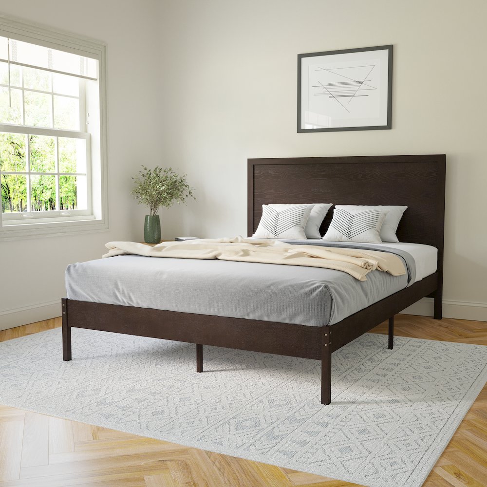 Modern Queen Size Wooden Platform Bed with Headboard. Picture 2