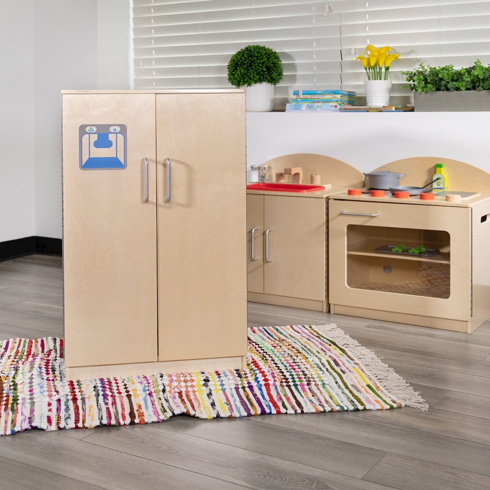 Children's Wooden Kitchen Refrigerator. Picture 3