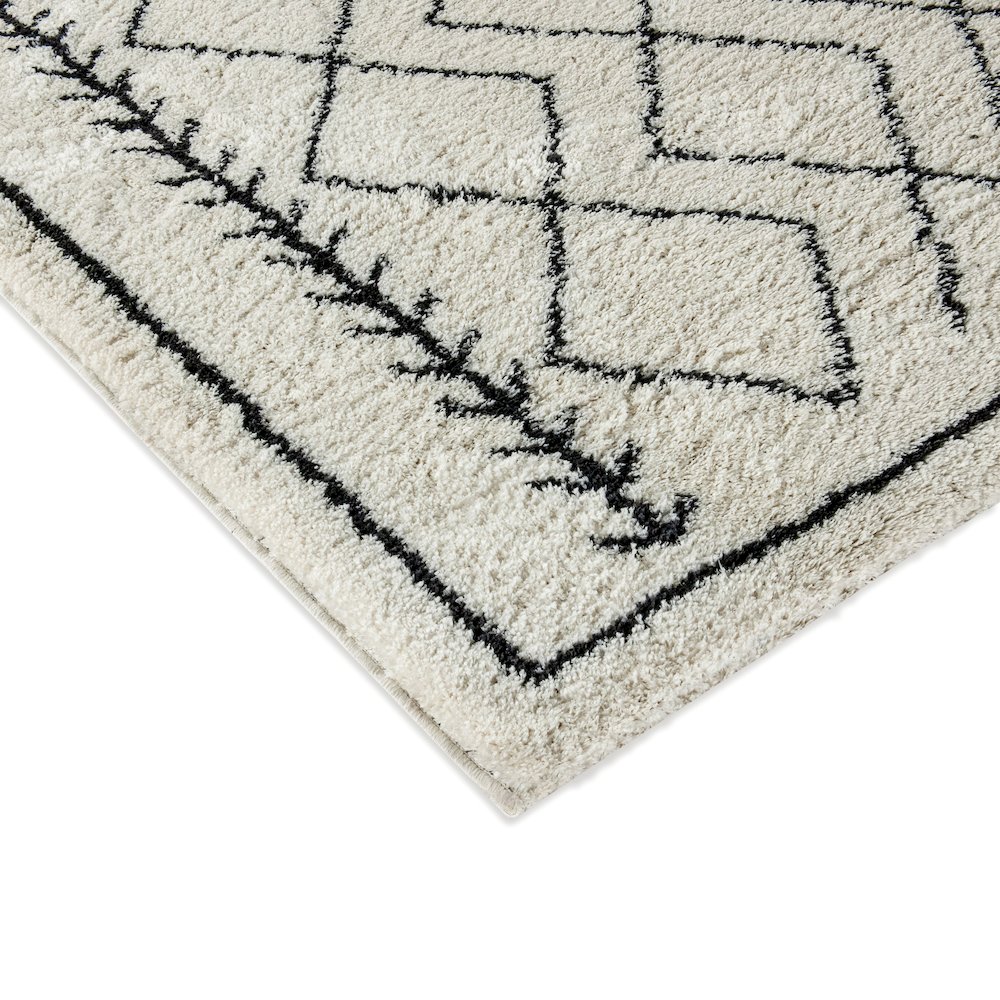 Geometric Style Bohemian Shag Area Rug - 5' x 7' - Ivory. Picture 7