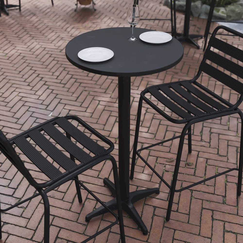 Round Bar Table for Indoor or Outdoor Use. Picture 6