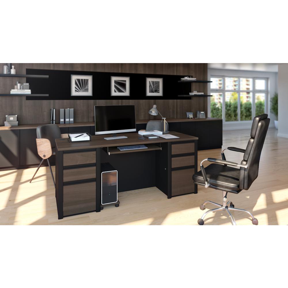 72W Executive Desk. Picture 3