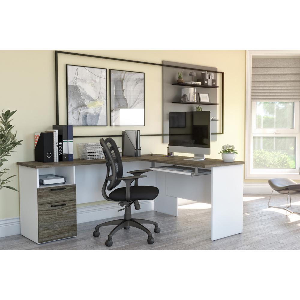 L-Shaped Desk. Picture 4