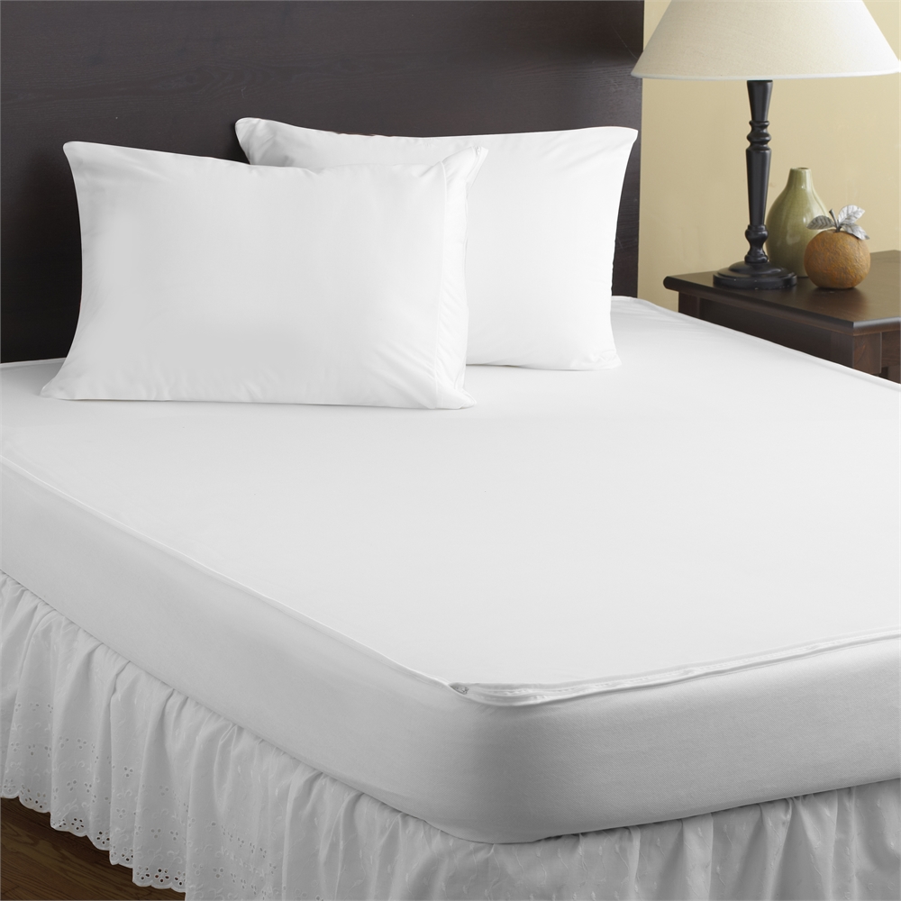 Total Encasement Mattress Protector KING, White. Picture 1