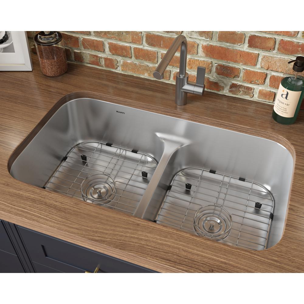 Ruvati 32-inch Low-Divide 50/50 Double Bowl Undermount 16 Gauge Kitchen Sink. Picture 6