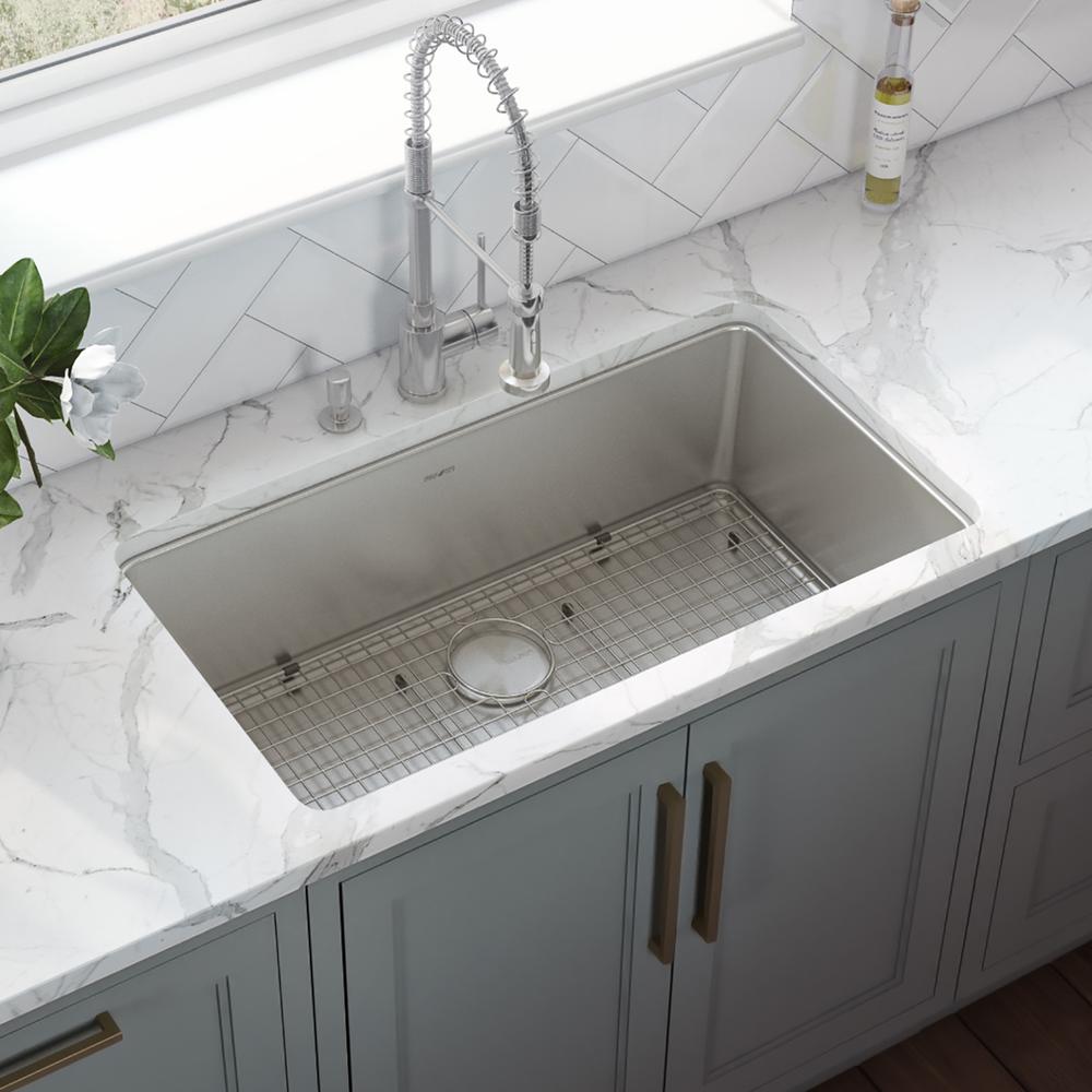 Ruvati 31-inch Undermount Kitchen Sink 16 Gauge Stainless Steel Single Bowl. Picture 2