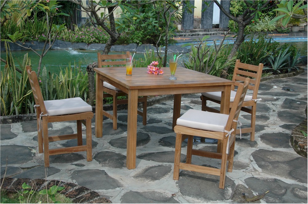 Montage 42" Square Table. Picture 1