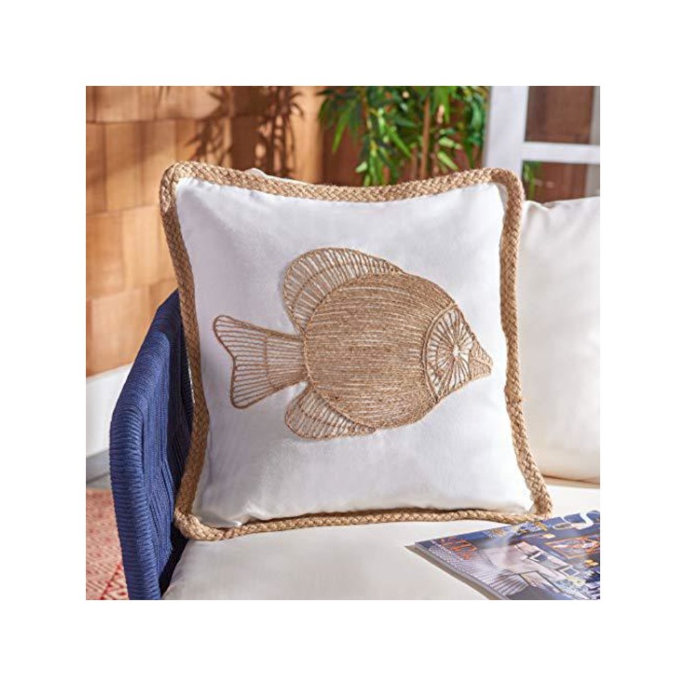 Nilam Fish Pillow, Natural. Picture 1