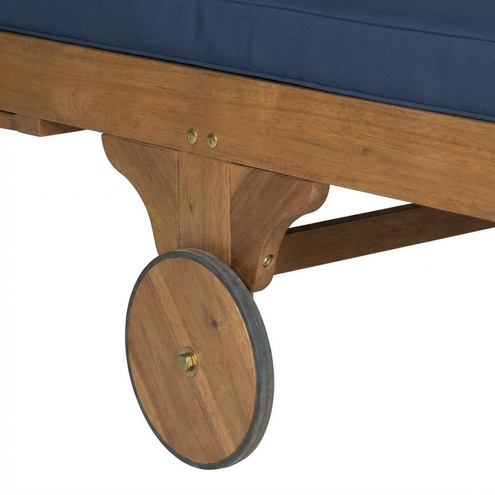 Outdoor Lounge Chair With Side Table In Eucalyptus Wood And Silver Finish. Picture 6