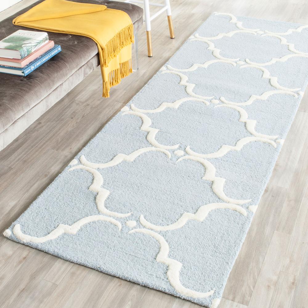 CAMBRIDGE, BLUE / IVORY, 2'-6" X 6', Area Rug, CAM703B-26. Picture 1