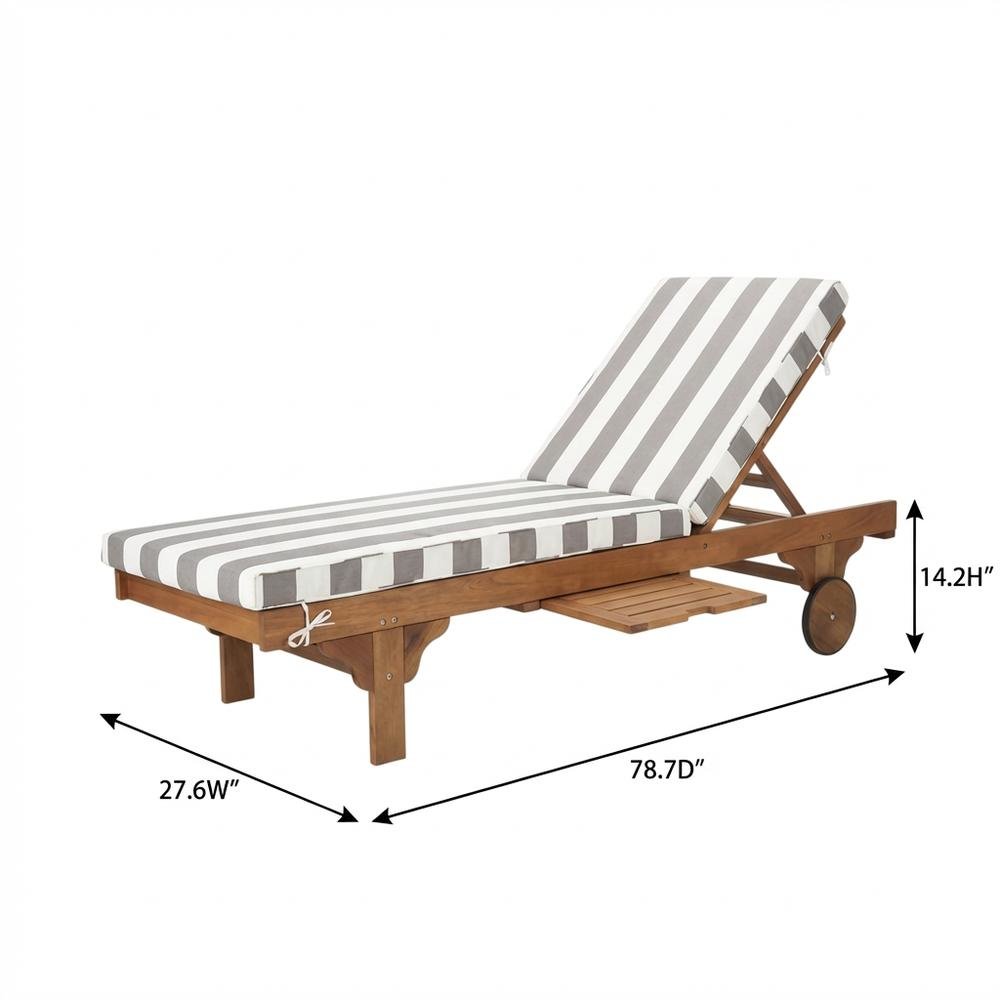 Outdoor lounge chair with side table in eucalyptus wood and foam padding. Picture 7