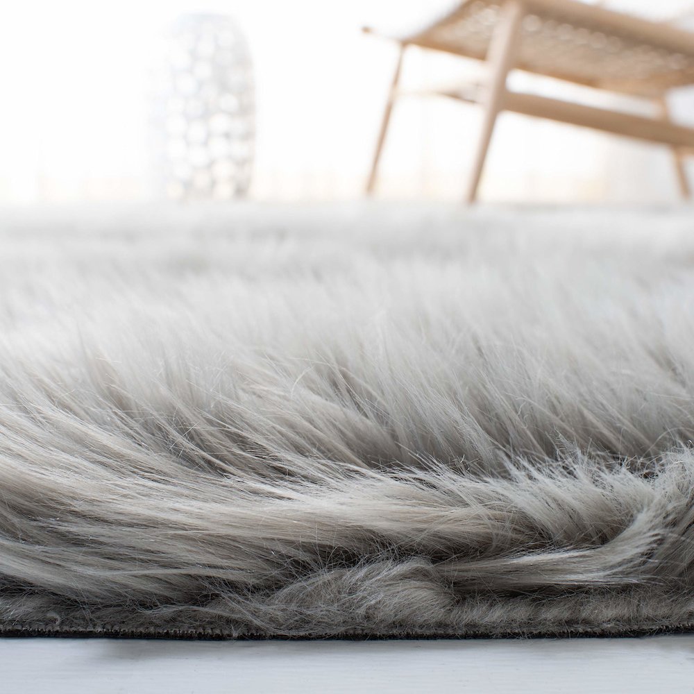 FAUX SHEEP SKIN, GREY, 6' X 9', Area Rug, FSS235D-6. Picture 4