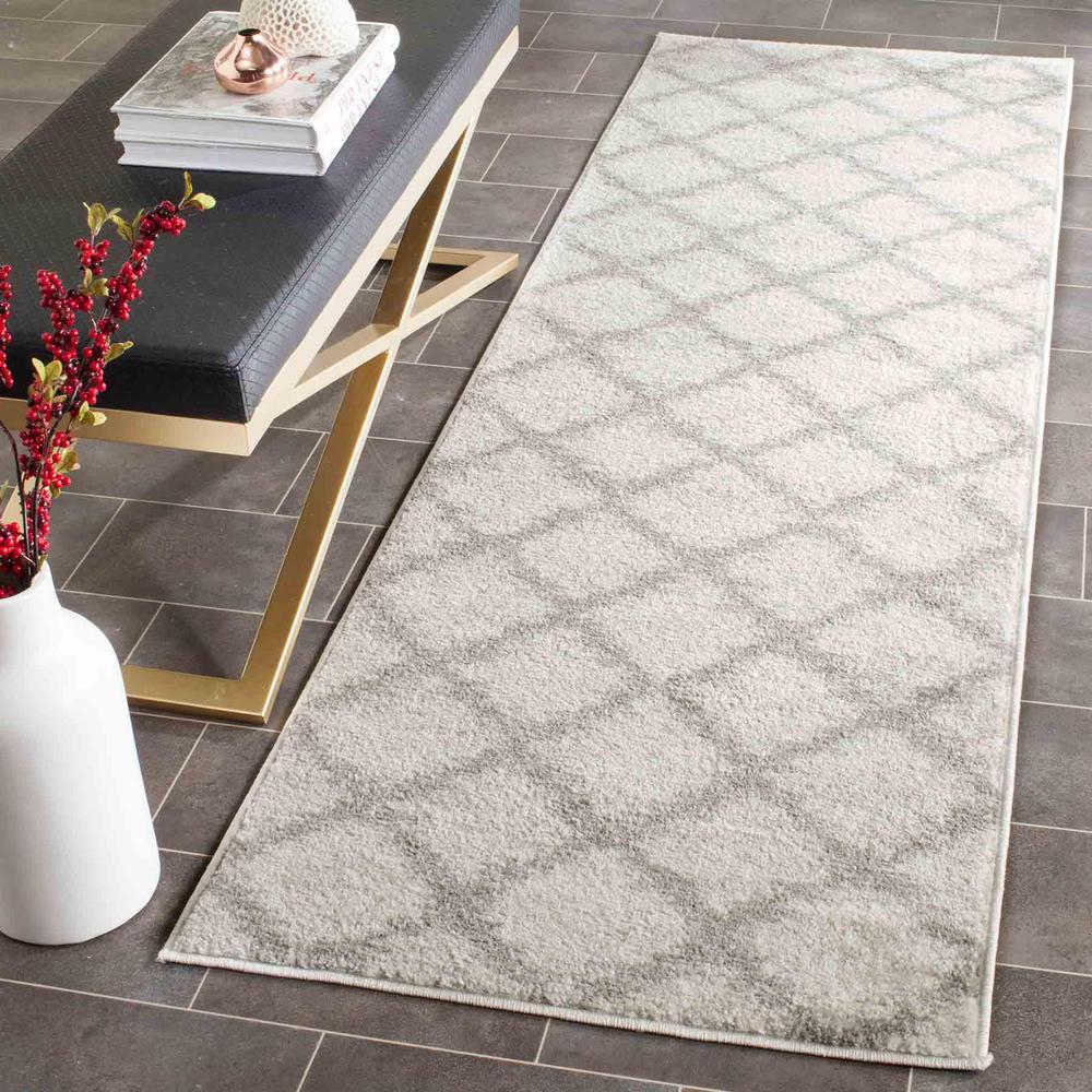 Adirondack, IVORY / SILVER, 2'-6" X 10', Area Rug, ADR122B-210. Picture 1