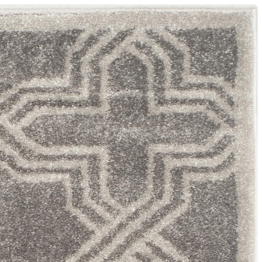 AMHERST, GREY / LIGHT GREY, 2'-6" X 4', Area Rug, AMT413C-24. Picture 3