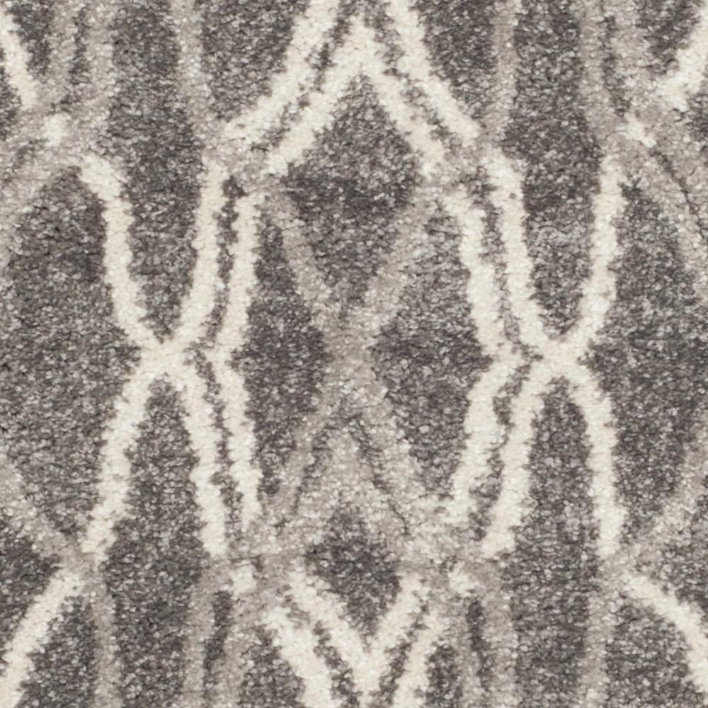 AMHERST, GREY / LIGHT GREY, 2'-6" X 4', Area Rug, AMT417C-24. Picture 3