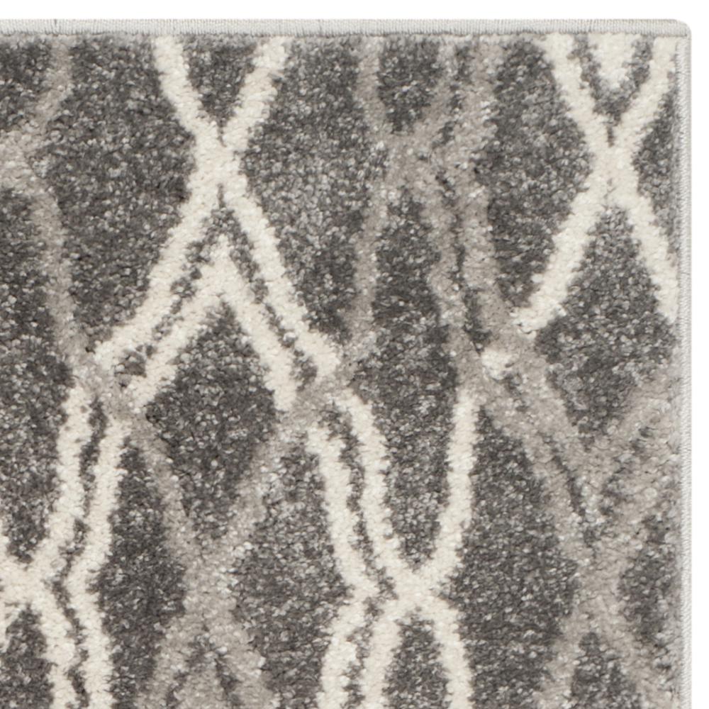 AMHERST, GREY / LIGHT GREY, 2'-6" X 4', Area Rug, AMT417C-24. Picture 4