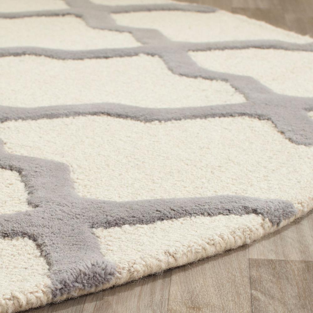 CAMBRIDGE, IVORY / SILVER, 4' X 4' Round, Area Rug. Picture 1