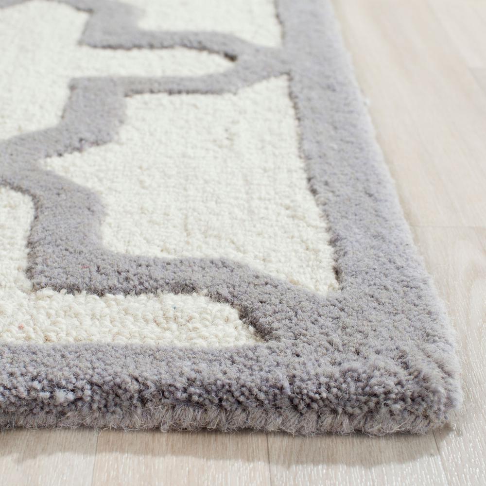 CAMBRIDGE, IVORY / SILVER, 4' X 6', Area Rug, CAM125Y-4. Picture 1