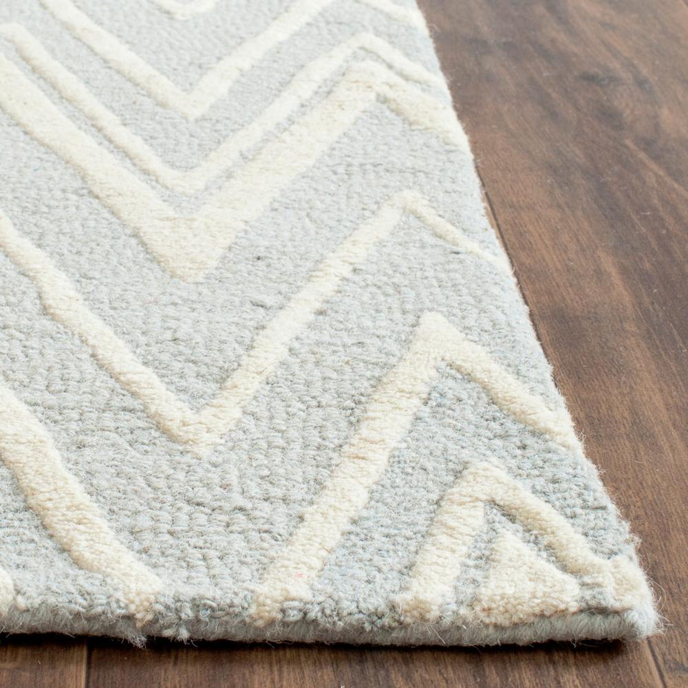 CAMBRIDGE, GREY / IVORY, 2'-6" X 10', Area Rug, CAM711G-210. Picture 1