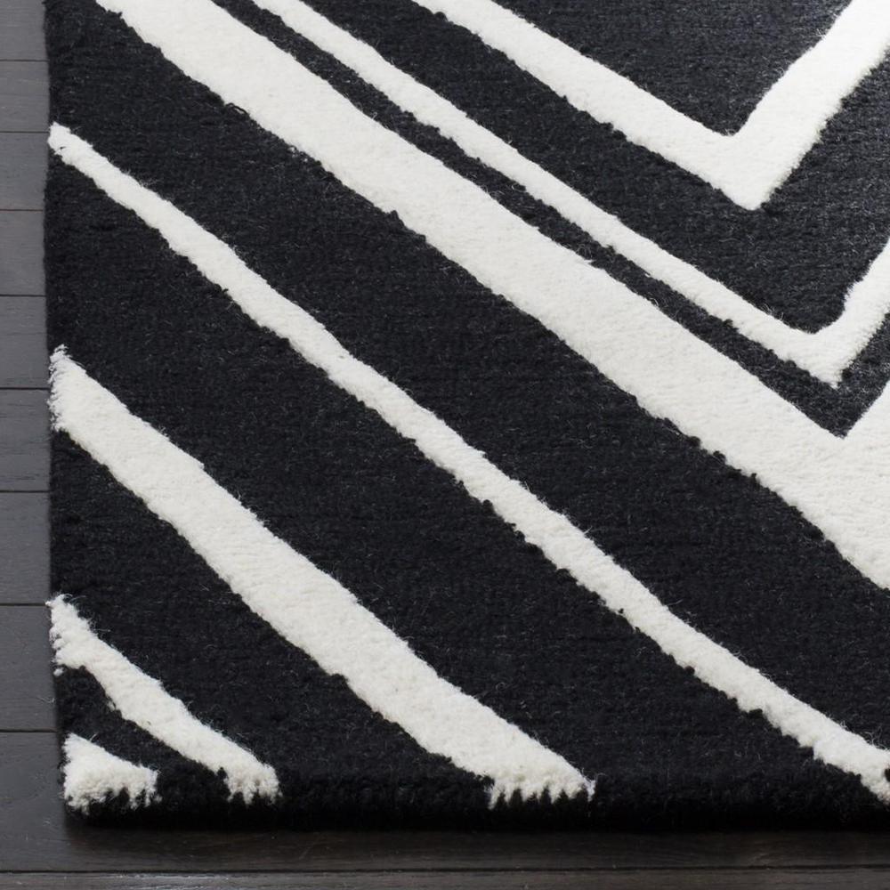 CAMBRIDGE, BLACK / IVORY, 5' X 8', Area Rug, CAM711K-5. Picture 1