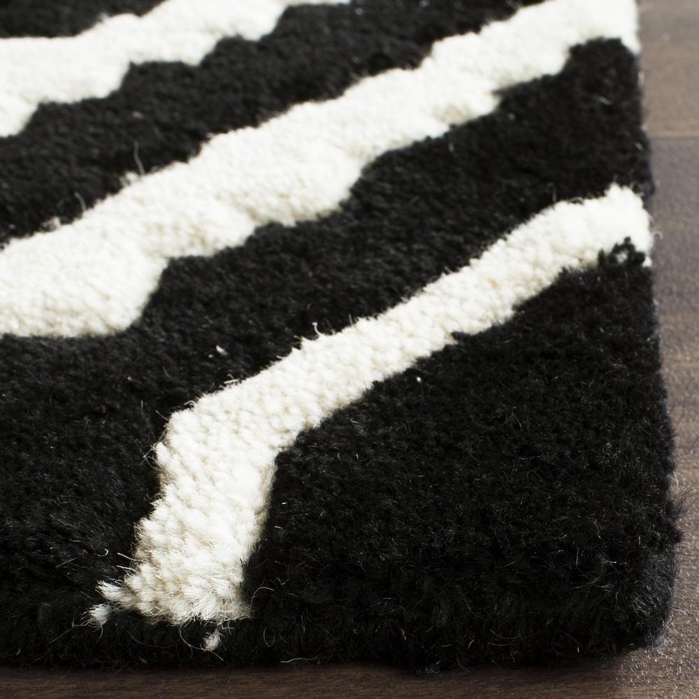 CHATHAM, BLACK / IVORY, 5' X 8', Area Rug, CHT731K-5. Picture 1